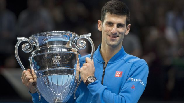 Novak Djokovic recibió trofeo de número 1.(EFE)