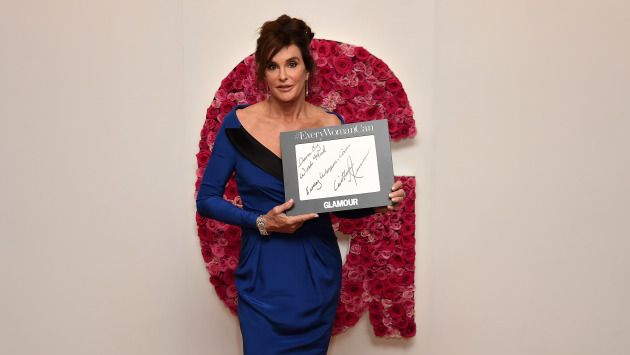 Caitlyn Jenner recibió el premio a Mujer del año hace  dos semanas. (AFP)