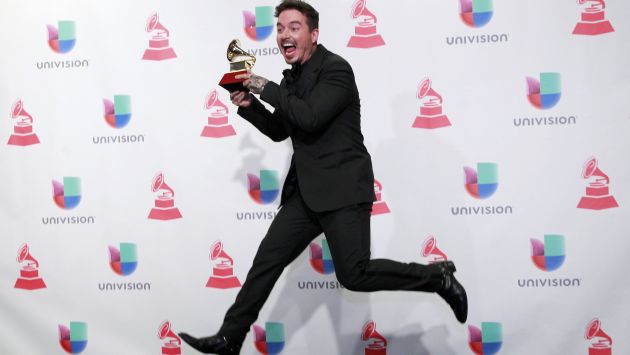 J Balvin llegó a Lima con su Grammy Latino. (Reuters)