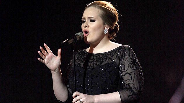 Adele continúa sorprendiendo con su disco titulado 25. (AP)
