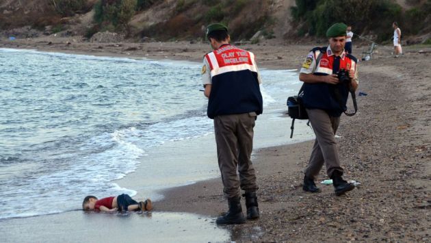 La familia de Aylan Kurdi, niño sirio ahogado en una playa de Turquía, obtiene asilo en Canadá. (AP)