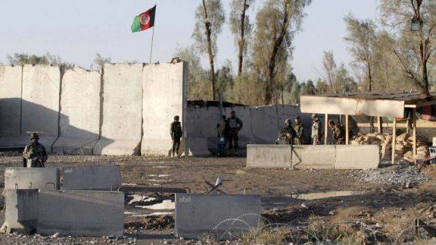 Asalto talibán a aeropuerto de Kandahar (Afganistán) dejó al menos 46 muertos. (Reuters)
