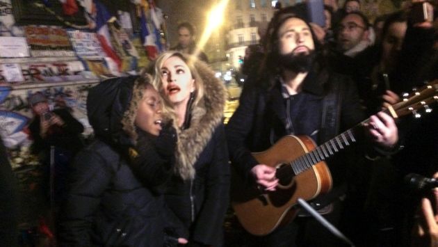 Madonna rindió homenaje a víctimas de ataques en París. (AFP)