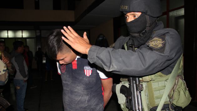 Áncash: Sicario mató de tres disparos a pescador en un bar de Chimbote. (Perú21)