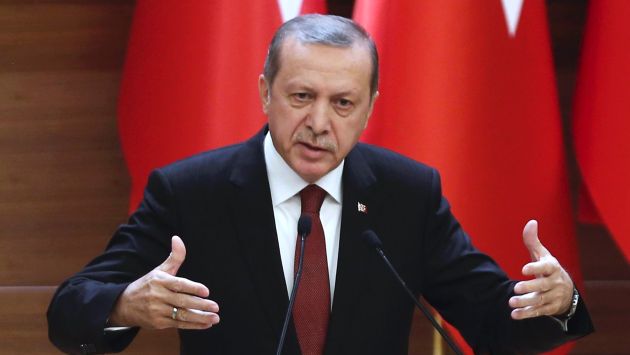 Presidente de Turquía, Recep Tayyip Erdogan, pone como ejemplo de sistema presidencial a la Alemania nazi de Hitler. (AFP)