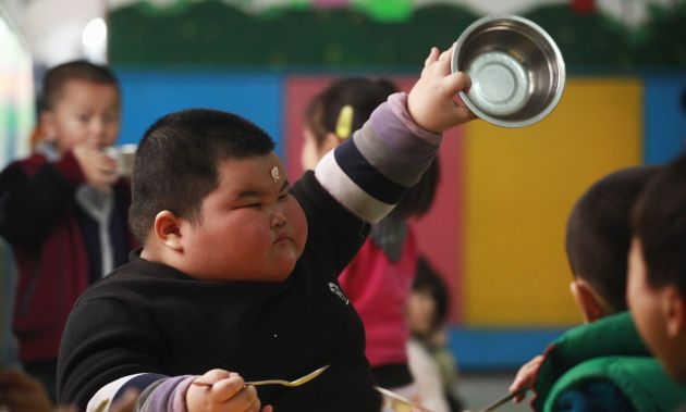 OMS advierte de la existencia de 41 millones de niños con sobrepeso (Reuters). 