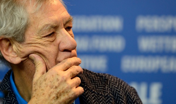 El actor Ian McKellen insinuó que Academia tiene prejuicios homofóbicos. (AFP)
