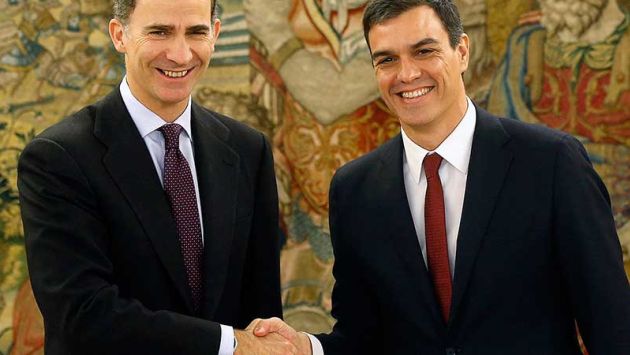 España: Rey Felipe VI propone al líder socialista Pedro Sánchez intentar formar gobierno. (Reuters)