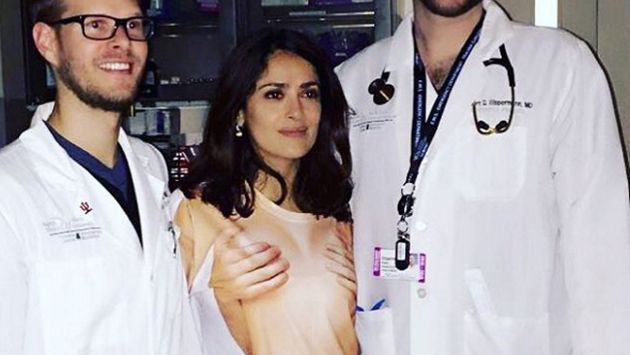 Instagram: Salma Hayek fue trasladada a un hospital con esta inapropiada playera. (salmahayek)