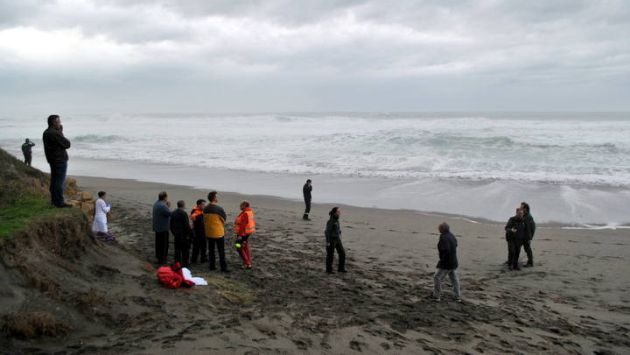 España: Niño peruano de un año y medio fue arrastrado por un golpe de mar en Asturias. (ElPaís)