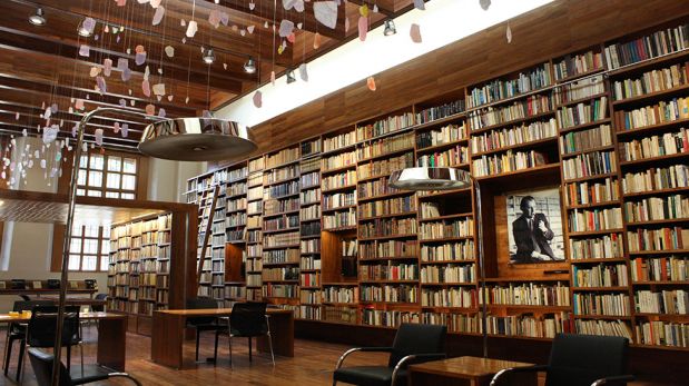 Mario Vargas Llosa: Llega otro lote de libros a biblioteca de Arequipa. (El Comercio)