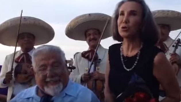 'Doña Florinda' y el 'profesor Jirafales' se reencontraron para cantar juntos 'Somos cursis'. (Fórum Chaves)