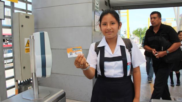 Padres ya pueden tramitar las tarjetas electrónicas para escolares.