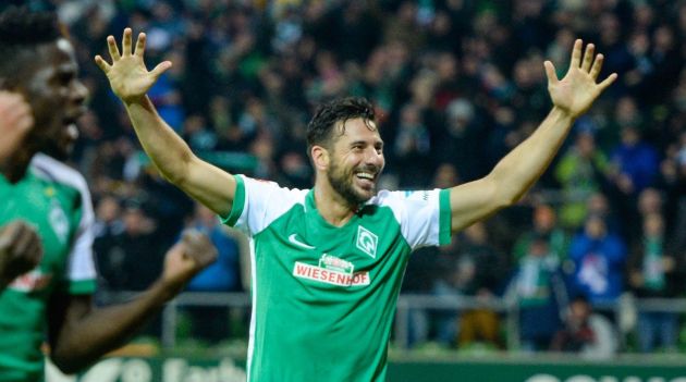 Claudio Pizarro anotó gol de cabeza e impidió derrota del Werder Bremen 