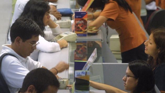 Las mujeres representan el 52% de la fuerza laboral del sistema bancario peruano. (Perú21)