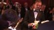Mira la inquietante espera de Leonardo DiCaprio mientras graban su nombre en la estatuilla del Oscar [Video]
