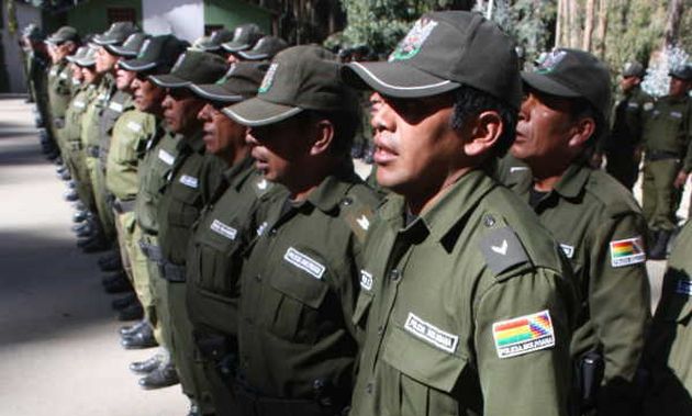 Detuvieron a tres miembros de la Policía por presuntamente violar a una mujer. (Hoy Bolivia)