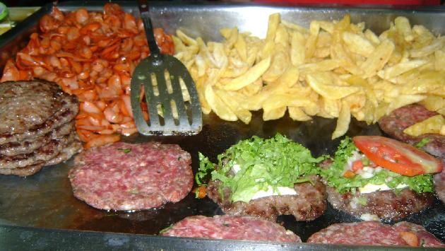 Municipio de Breña prohibirá venta de comida 'chatarra' cerca a colegios. (USI)
