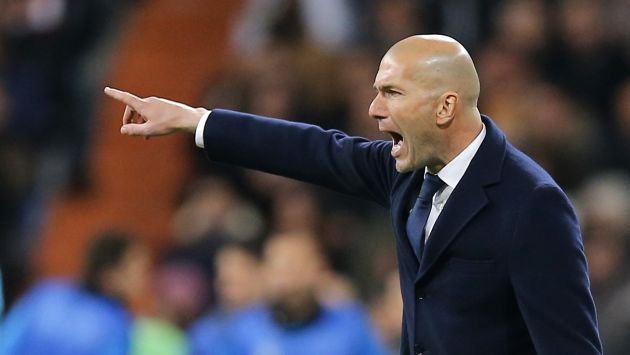 Zinedine Zidane cuestionó el juego del Real Madrid en el segundo tiempo de Las Palmas. (AP)