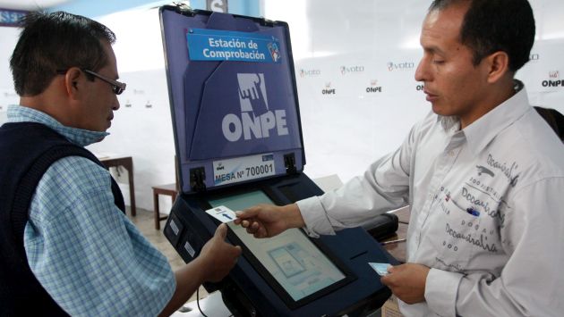 Los electores ya están conociendo el nuevo sistema de voto que habilitará la ONPE. (USI)