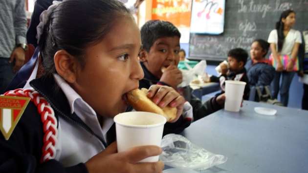 Los programas sociales contribuyen a la reducción de la pobreza en el país. (Andina)