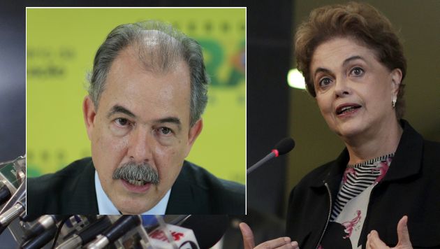 Dilma Rousseff marca distancia del ministro de Educación Aloizio Mercadante. (Reuters)