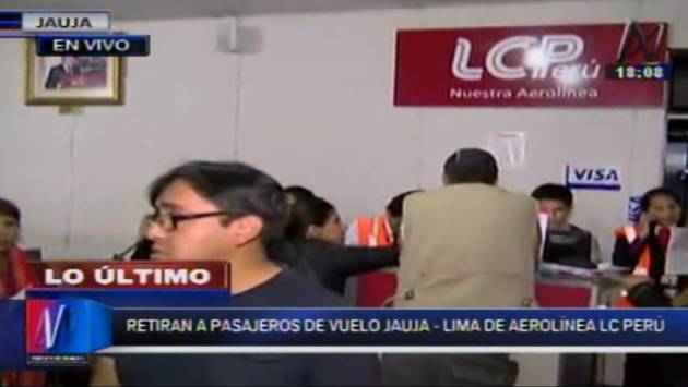 Keiko Fujimori: Pasajeros denuncian que LCPerú los obligó a bajar del avión. (Captura)