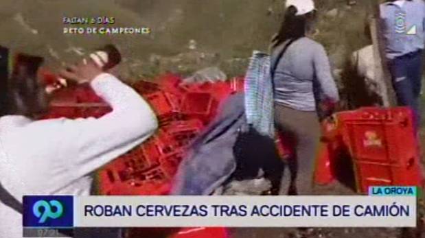 Junín: Camión que transportaba más de 2 mil cajas de cervezas se despistó en La Oroya. (Latina)