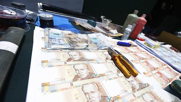 Puente Piedra: Incautan S/871,550 en billetes falsos dentro de una vivienda. (Perú21)