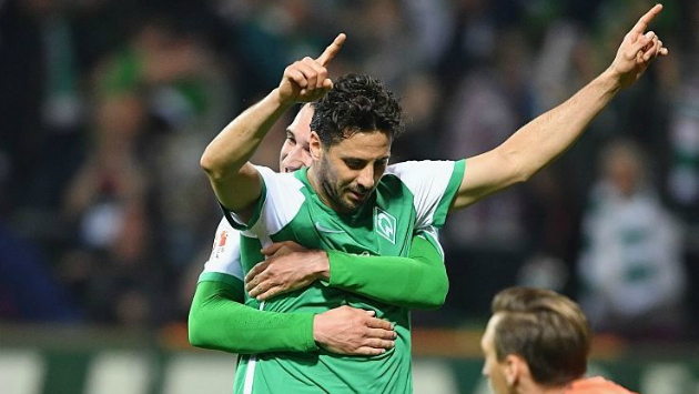 Werder Bremen: Claudio Pizarro alista las bombas. (USI)