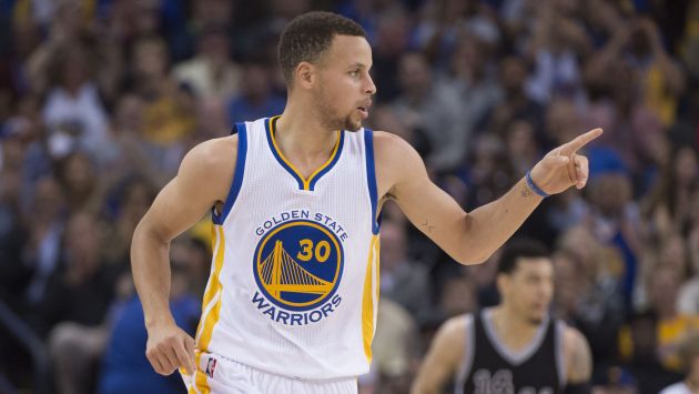 Stephen Curry va camino a hacer historia en la NBA. (Reuters)