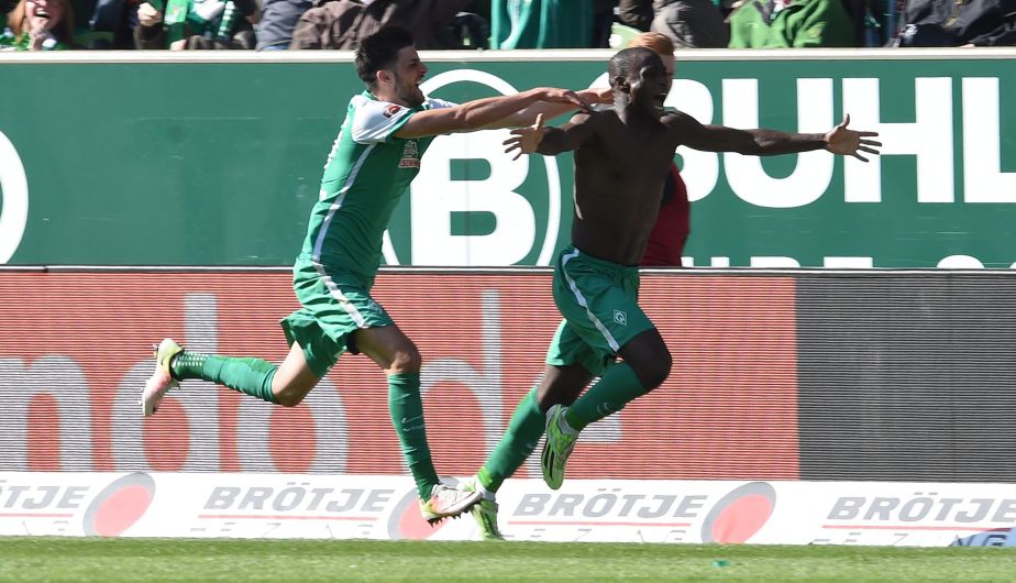 Claudio Pizarro: Werder Bremen se salvó de la baja al vencer 1-0 al Eintracht Frankfurt de Carlos Zambrano 