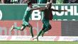Claudio Pizarro: Werder Bremen se salvó de la baja al vencer 1-0 al Eintracht Frankfurt de Carlos Zambrano [Fotos y video]