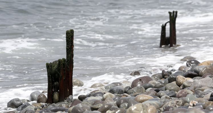 Barranco: Retirarán las estructuras de fierro que están incrustadas en la playa Barranquito