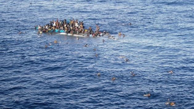 Al menos 4 muertos tras naufragio de barco que transportaba inmigrantes. (telam.com.ar)