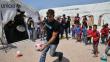 Ricky Martin visitó y jugó con niños sirios refugiados en Líbano