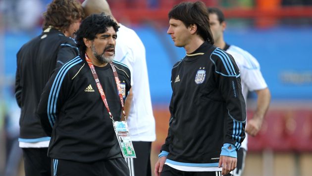 Diego Maradona ‘rajó’ de Lionel Messi con Pelé. (Getty Images)