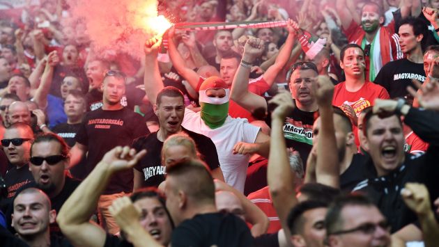 UEFA sancionará a Federaciones de Hungría, Bélgica y Portugal por violencia en Eurocopa. (EFE)
