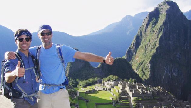 Zac Efron y su padre visitaron la ciudadela inca en 2013. (Facebook Zac Efron)