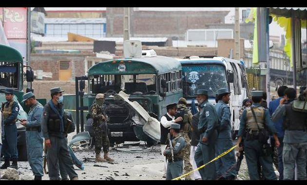 Afganistán: Al menos 38 muertos por nuevo ataque talibán contra autobuses de la Policía. (AFP)
