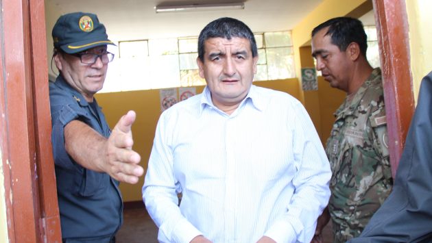 Comprarán kit electoral para revocar a gobernador regional Humberto Acuña. (Perú21)