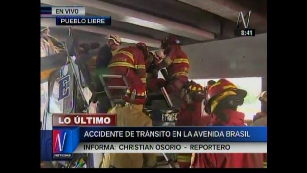Al menos 15 heridos en choque de bus contra puente en Pueblo  Libre. (Canal N)