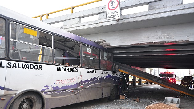 Puente de Av. Brasil se habilitará en 10 días tras sufrir choque de un bus. (USI)