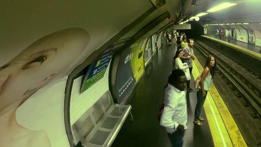 El viral de 'Los Cazafantasmas' en el metro de Madrid que no te puedes perder. (Facebook)