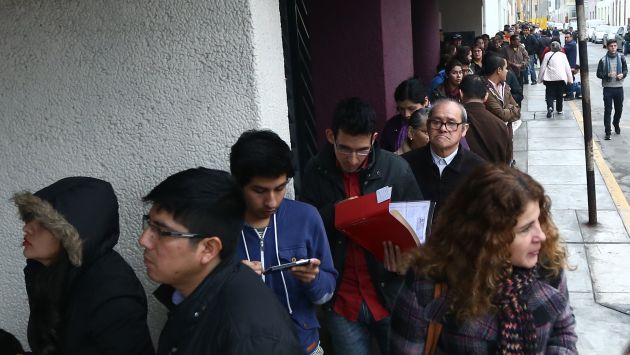 Migraciones: Continúan largas colas en sede Breña por pasaporte biométrico. (Perú21)