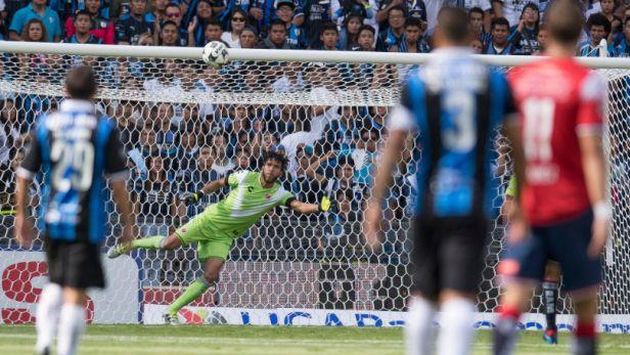 Pedro Gallese realizó esta espectacular atajada en su debut con el Veracruz en la Liga mexicana. (Twitter)