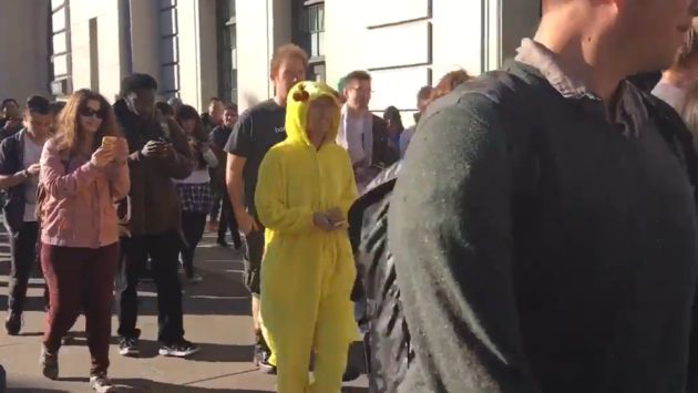 Pokemón Go: Mayor reunión de fanáticos del juego se dio en las calles de San Francisco. (Captura Twitter)