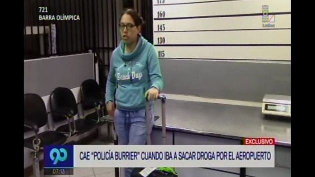 Detienen a ‘policía burrier’ que pretendía sacar 2 kilos de cocaína por el aeropuerto Jorge Chávez. (Captura de video)
