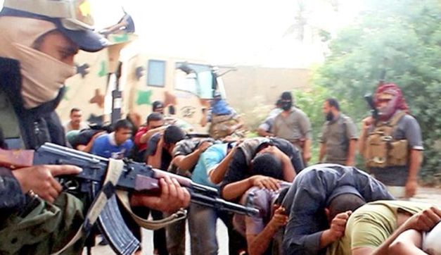 El Estado Islámico, en junio de 2014, difundió imágenes en donde se observaba la ejecución de los soldados iraquíes. (AP)