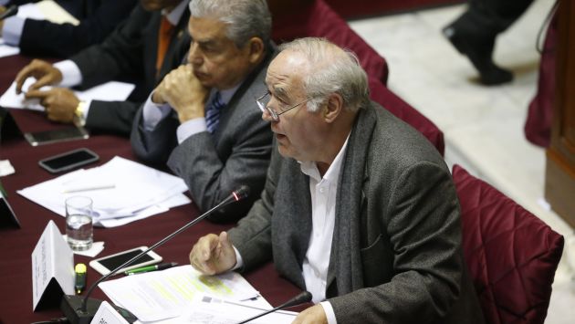 Víctor Andrés García Belaunde lamentó que Elías Rodríguez esté envuelto en un caso de plagio. (Perú21)